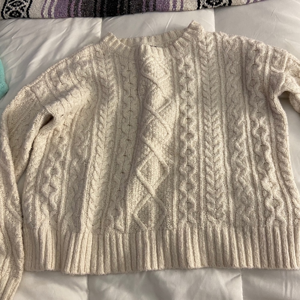 American Eagle sweater